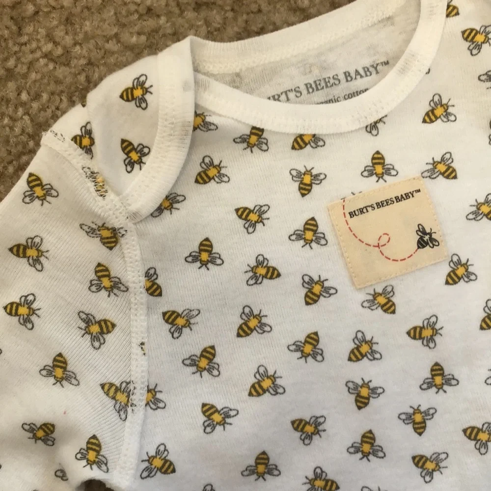 Burt’s bees baby pajamas 6-9m - Picture 2 of 2